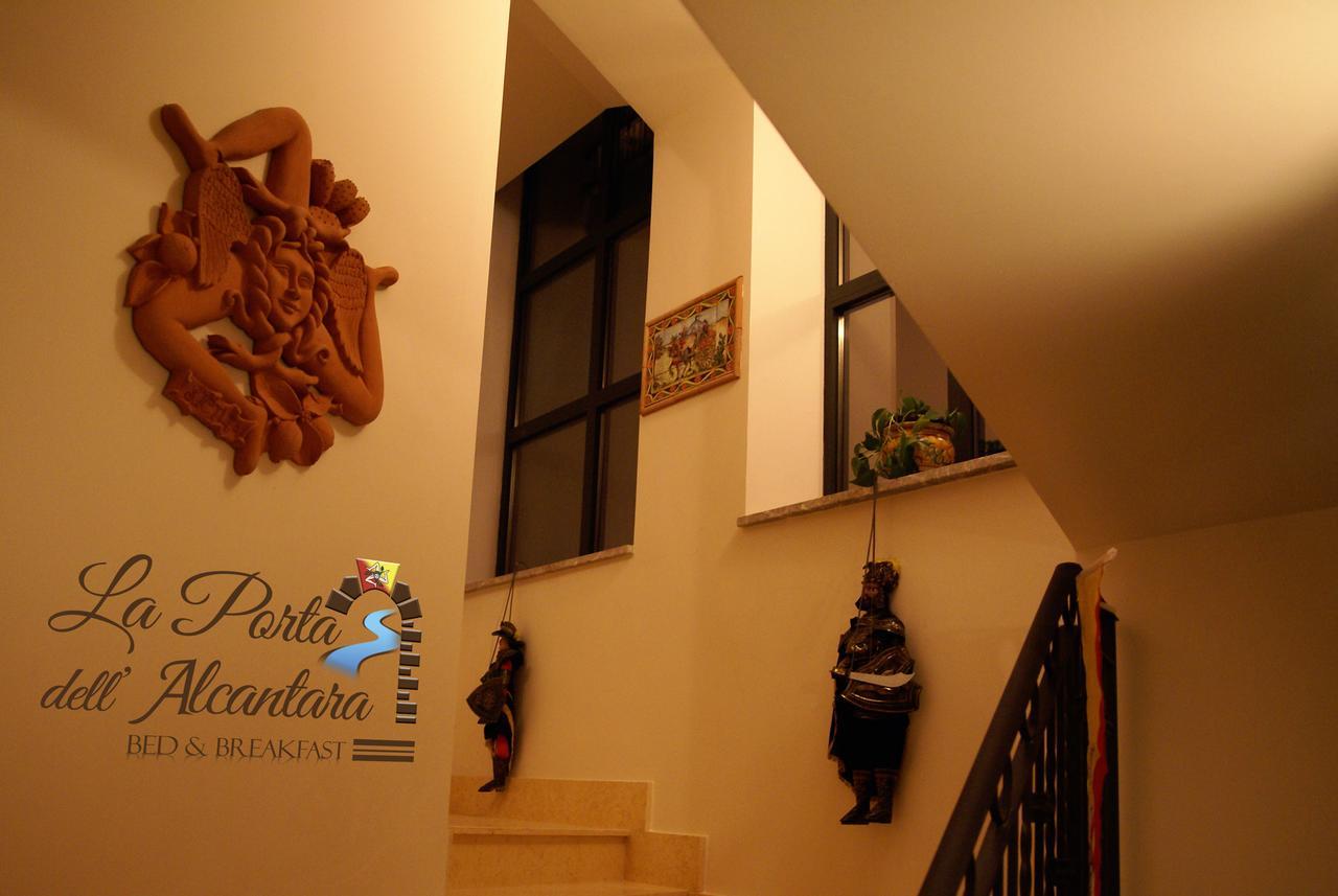 La Porta Dell'Alcantara Gaggi Екстер'єр фото